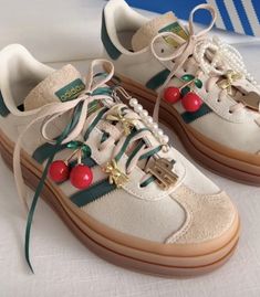 Sneaker Decoration Ideas, Y2k Street Style, Bedazzled Shoes, Beautiful Photoshoot Ideas, Striped Shoes, Cute Sneakers, Aesthetic Shoes, Shoe Gifts, Pretty Shoes