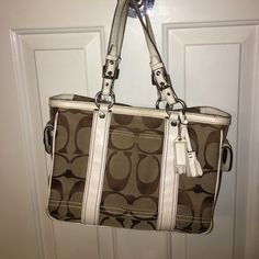 Authentic Coach Bag. Gently Used. No Holes Or Rips. All Zippers, Clasp And Buckles Are Defect-Free. Awesome Condition. Bags Coach, Coach Handbag, Coach Bag, Coach Handbags, Coach Bags, Bag Lady, Zipper, Handbags, Cream