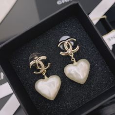 1:1 REPLICA JEWELRY   This product is of the best quality.  The production time is 3-5 working days.  Includes box, dust bag, care manual, booklet, card, bill of sale. Fendi Ring, Ysl Necklace, Ysl Jewelry, Fendi Earrings, Versace Ring, Versace Necklace, Versace Earrings, Celine Earrings, Fendi Bracelet