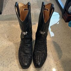 See Unique Configuration. Roger’s Boots. Black. 9.5m. Gently Used. Not Worn Much. Formal Crocodile Pattern Snip Toe Boots, Western Formal Boots With Crocodile Pattern, Western Black Boots With Crocodile Pattern, Black Western Boots With Crocodile Pattern, Leather Cowboy Boots, Cowboy Western, Western Cowboy Boots, Boots Shoes, Boots Black