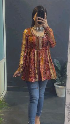 Small Kurti For Jeans, Short Kurti Stitching Ideas, Short Kurti Neck Designs, Short Kurti Designs For Jeans, Stylish Kurti Designs Latest, Designer Kurti Patterns Latest, Trendy Neck Designs For Kurtis, Short Kurti Designs Latest For Jeans, Trendy Traditional Indian Outfits