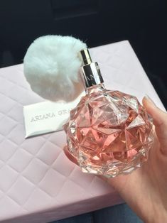 Profumo Victoria Secret, Koleksi Makeup, Koleksi Parfum, Ariana Perfume, Ariana Grande Fragrance, Ariana Grande Perfume, Pink Perfume, Vsco Edit, Perfume Scents