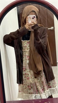 Mori Kei Outfits, Softgirl Outfits, Modest Girly Outfits, Academia Aesthetic Outfit, Brown Outfits, Hijabi Fits, Outfits Hijab, Modesty Outfits, Mori Kei