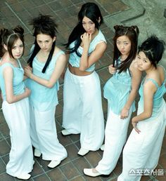 baby vox 1999 Y2k Outfits Movies, Kpop Group Outfits, 1999 Aesthetic, 1999 Outfits, 90s Girl Groups, 2000s Kpop, 90s Kpop, 1st Gen Kpop, K Pop Fashion