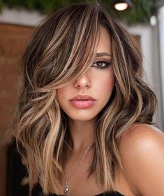 22 Long Bob Haircuts 2025: The Most Stylish Trends for Every Hair Type and Face Shape! - divagaze.com Hair Color For 2024 Summer, 2024 Thick Hair Cuts, Hair Trend Summer 2024, Summer Hair Trends 2024 Brunette, Trendy Summer Hair Color 2024, 2024 Hair Cut Trend For Women, Summer Hair Color For Brunettes 2024, Thick Haircuts Medium, Medium Highlighted Hair