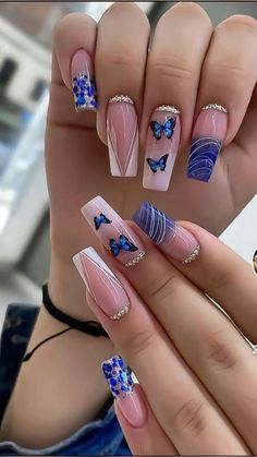 nail art Glittery Nails, Fancy Nails Designs, Nagel Tips, Nails Design With Rhinestones, Colored Acrylic Nails, Girly Acrylic Nails, Her Nails, Pretty Nail Art Designs, Acrylic Nails Coffin Pink