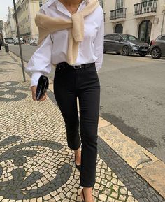 Minimal Stil, Parisian Chic Style, Stil Boho, Paris Outfits, Looks Street Style, Parisian Chic, Mode Inspo