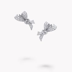 Graff Tilda's Bow, Graff Earrings, Graff Jewelry Earrings, Luxury Diamond Jewelry With Bow, Luxury Silver Bow Jewelry, Graff Jewelry, Diamond Drop Pendant, Classic Diamond Ring, Diamond Drop Necklace