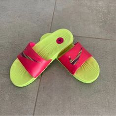 Nwot Nike Swoosh Logo Print Pink And Neon Color Slip On Sandals/ Flip Flops. Perfect For Summer. Sz 4y 5.5w Nike Benassi Slides, Leopard Nikes, Nike Flip Flops, Nike Sandals, Rose Gold Sandals, Womens Slides Sandals, Nike Slides, Neon Logo, Nike Swoosh Logo