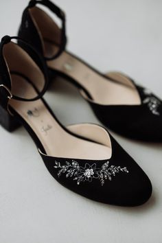 Black Trachten Bridal Sandals With Low Block Heel and Handmade Embroidery, Wedding Shoes With V-cut Vamp,almond Toe and Ankle Strap - Etsy Ukraine Elegant Embroidered Wedding Shoes For Evening, Low Heel Embellished Wedding Shoes, Black Closed Toe Heels For Wedding, Embellished Low Heel Wedding Shoes For Gala, Black Leather Wedding Shoes, Black Closed Toe Wedding Shoes With Heel Strap, Black Embroidered Evening Heels, Formal Black Embroidered Heels, Bridal Sandals Heels Indian