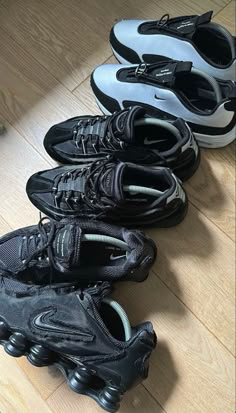 Cdg Nike, Air Max 1 Black, Shoes Street Style, Nike Shox Tl, Nike Shox Shoes, Black White Nike, Comme Des Garcons Black, Accessory Inspo, White Nike Air