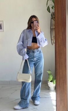 Winter Outfit Skirt, Sweatpants Aesthetic, Outfit Sweatpants, Outfit Ideas Street Style, Uni Fits, Jean Outfit, Streetwear Outfit Ideas, Blue Jean Outfits, Look Jean