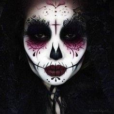 50 Halloween Best Calaveras Makeup Sugar Skull Ideas for Women (9) Sugar Skull Ideas, Makijaż Sugar Skull, Makeup Mannequin, Skull Ideas, Zombie Halloween Costumes, Dead Makeup, Zombie Bride, 50 Makeup