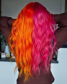 Cool Split Hair Dye Ideas, Hair Color Ideas Underneath Colour, Dyed Hair Ideas, Split Dye Hair Ideas, Dye Hair Ideas, Pink And Orange Hair, Colored Hairstyles