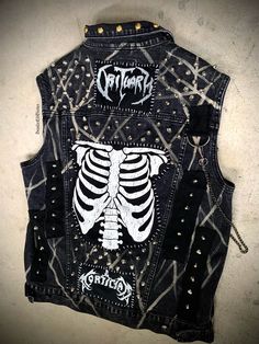 Battle Jacket Metal, Metal Vest, Horror Punk, Alt Clothes, Diy Jacket, Rock Outfits