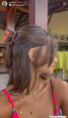 Medium Haircut With Curtain Bangs Straight, Long Bangs Medium Hair Shoulder Length, Mid 20s Hair Hairstyles For Women, Long Layered Haircuts Short Hair, Shoulder Hair Length With Bangs, Bob Womens Haircuts, Shoulder Length Hair In A Ponytail, Short Length Haircut With Curtain Bangs, Cute Preppy Haircuts