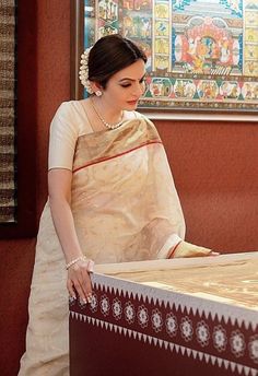 Neeta Ambani Sarees, Ratna Pathak, Nita Ambani, Designer Sarees Wedding, Celebrity Makeup Looks, Desi Fashion Casual, Bollywood Outfits, Simple Sarees