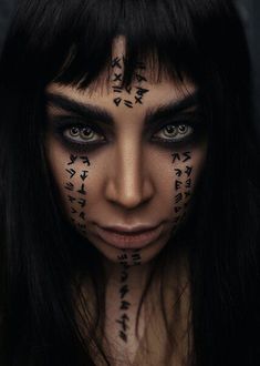 Creepy Witch Makeup, Evolution Photography, Photography Eyes, Witch Eyes, Halloween Makeup Witch, Model Portraits, Eyes Photo, Creepy Halloween Makeup