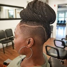 Braids With A Fade, Braids With Shaved Sides, French Braid Ponytail, Locs Styles, Dutch Braid Hairstyles, Shaved Side Hairstyles, Shaved Hair Designs, Blonde Box Braids, Short Box Braids