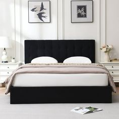 Elegant lift-up storage bed in black combines style and functionality seamlessly. Featuring a soft, tufted headboard upholstered in thick, luxurious linen, it adds a touch of sophistication to any bedroom. The black fabric offers a sleek, modern look that complements various interior styles. The sturdy frame ensures durability, while the plush headboard provides comfortable support for lounging or reading. The bed's lift-up mechanism reveals a spacious under-bed storage area, perfect for keeping Bed With Underneath Storage, Lift Up Storage Bed, Plush Headboard, Queen Size Storage Bed, Platform Bed Upholstered, Bed Lifts, Cama King Size, Storage Platform Bed, Headboard Upholstered