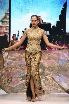 Indonesian Modern Kebaya - By Anne Avantie Brukat Dress, Indonesian Fashion, Batik Skirt, Modern Kebaya