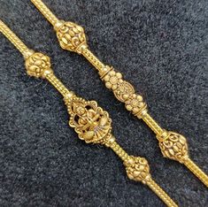 Wedding Chain Thali, Gold Chain Design Thali, Thali Kodi Designs Gold, Mogappu Thali Chain, Moppu Thali Chain, Thali Chain Designs Gold, Antique Mugappu Thali Chain, Thali Kodi, Mugappu Chain