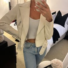 Super Cute White Leather Jacket! Never Worn! Tags Attached White Leather Jacket Outfit, Navy Leather Jacket, Cream Leather Jacket, Zara Leather Jacket, Womens Moto Jacket, White Leather Jacket, Zara Outfit, Leather Jacket Style, Leather Jacket Outfits