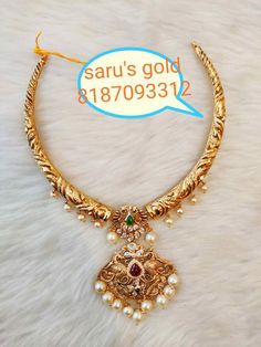 Writing Wedding Vows, Winter Bridal Jewelry, Gold Jewelry Outfits, Gold Bridal Jewellery Sets, Antique Jewelry Indian, Gold Jewelry Sets, Gold Designs, Jewellery Sets, Gold Jewellery Design Necklaces