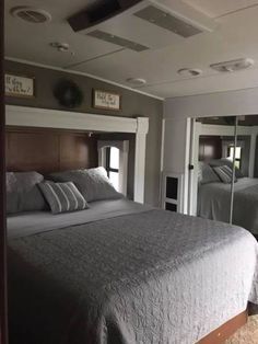 Incredible RV Makeovers with Farmhouse Style Decor Bedroom Makeover Before And After, Dining Booth, Rv Bedroom, Rv Makeover, Campervan Interior, Rv Renovations, Camper Makeover, Rv Decor, Rv Interior