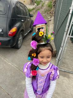 Cheshire Cat Hair Hairstyles, Wacky Wednesday Hair Kids, Crazy Hair Day Aesthetic, Funny Hair, Crazy Sock Day Ideas Diy, Crazy Hair Day Rapunzel Tower, Cupcake Hairstyle Crazy Hair, Diy Rapunzel Wig