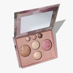 Fenty Shot Serum Blush, Everyday Makeup Essentials, Baking Makeup, Baked Eyeshadow, Jennie Garth, Baked Blush, Face Kit, Makeup Palettes, Face Palette