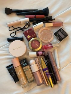 Girls Makeup Products, Products Makeup, Make Up Brands Aesthetic, Make Up And Skin Care Products, Makeup Cosmetics Products, The Best Makeup Products, Aesthetic Makeup Brands, Products Aesthetic, Makeup With Products