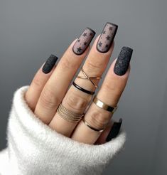 45+ Cute Winter Nail Design Ideas You Will Fall in Love With Nail Training, Star Nail Designs, Indigo Nails, Black Snow, Black Nail Polish, Cute Christmas Nails, Sweater Nails