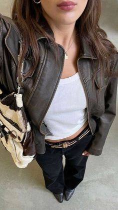 Urban Vintage Outfits, Explore Outfit, London Outfits, 00s Mode, Museum Aesthetic, Looks Pinterest, Autumn Fits, Leather Jacket Outfits, Neue Outfits