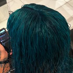 ⛓️🧜🏾‍♀️🩵🌊🐠⚓️🐚 gorgeous teal root to tip moment 🩵✨ i LOVE the freestyle undercut design⛓️ this was her first time coming to me, and her goal was to go more teal than the previous blue toned teal. we did a little color correction moment to get her to her dream hair 😼 She left with damp hair so that her natural curls could come through. swipe to see a dry pic she sent me a few weeks after the appointment! also swipe for the b4 -> ⛓🧷 𝐃𝐌 𝐓𝐎 𝐁𝐎𝐎𝐊 🦇-𝔐™ 🤍 ✮ ✮ ✮ ✮ ✮ #tealhair #mermaidhair #halifax... Teal Roots Hair, Smokey Teal Hair, Teal Curly Hair, Black And Turquoise Hair, Dark Turquoise Hair, Teal And Black Hair, Jade Green Hair, Purple And Teal Hair, Teal Green Hair