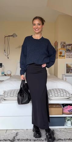 Simple Dressed Up Outfits, Outfit With Black Pencil Skirt, Fall Outfit Work Casual, Formal Midi Skirt Outfit, Maxi Skirt Outfit Winter Aesthetic, Long Dress With Sweater Outfit, Dress And Pullover Outfit, Skirt Sweater Combo, Long Black Skirt Autumn Outfit