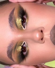 Matching Makeup, Work Makeup, Magical Makeup, Gold Makeup, Asian Eye Makeup, Creative Makeup Looks, Pat Mcgrath