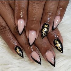 Black And Gold Nails Short, Almond Acrylic Nails Designs, Stiletto Nails Short, Halloween Acrylic Nails, Sassy Nails, Dope Nail Designs, Metallic Nails, Acrylic Nails Coffin Short