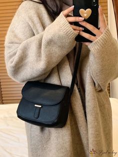 BirdinBag - Compact Stylish Crossbody Flap Bag Black Crossbody Bag Aesthetic, One Side Bags For Women, Side Purse For Women, Side Bag Outfit, Ladies Purses Handbags Style, Black Purse Outfit, Cross Bags For Women, Black Side Bag, Black Saddle Bag