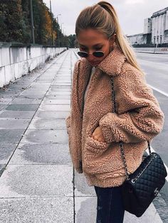 Oversized Faux Fur Teddy Bear Sherpa Coat Mode Shoes, Mode Tips, Fitness Fun, Style Goals, Jeans Outfits, Hello Winter, Play Dress