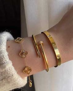 Cartier Nail Bracelet, Bracelets Cartier, Xoxo Jewelry, Gold Bracelets Stacked, Nail Bracelet, Expensive Jewelry Luxury, Bracelets Design, Wrist Jewelry, Luxe Jewelry