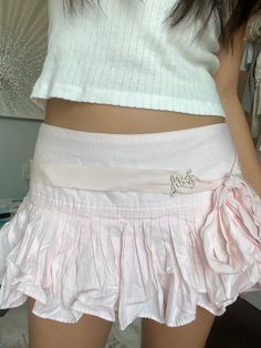 Pink Skirt Outfit Aesthetic, Pastel Lifestyle, Gucci Clothes, Coquette Fashion, Women Y2k, Aesthetic Coquette, Grunge Goth, Pink Skirt, Music Photography