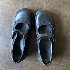 Dansko Clogs Buckle Mary Jane Black Leather Nurse Shoes Portugal Eur 37 Us 6.5-7 Leather Upper, Linings, And Padded Leather Insoles. Man Made Soles. Made In Portugal Excellent Condition With Some Wear, Just In General, It Is In A Like New Condition! Nurse Shoes, Dansko Clogs, Nursing Shoes, Dansko Shoes, Mary Janes, Clogs, Leather Upper, Portugal, Black Leather