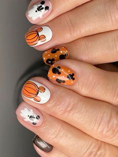 disney fall nails | fake nails | halloween nails | disney halloween nails | halloween | #halloweennails #disneynails #halloweendisneynails #disney #halloweendisney #nailinspo #nails Spooky Nails Disney, Disney Mickey Halloween Nails, Orange Disney Nails, Pumpkin Short Nails, Halloween Disneyland Nails, Cute Pumpkin Nail Designs, Disney Halloween Acrylic Nails, Halloween Disney Nails Acrylic