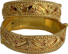 Exquisite Formal Gold Bangle, Exquisite Gold Bangle For Formal Occasions, Elegant Yellow Gold Bangle For Ceremonial Occasions, Luxury Gold Engraved Bangle, Luxury Engraved Gold Bangle, Formal Hand Set Yellow Gold Bangle, Luxury Filigree Round Bracelets, Formal Gold Bangle With Intricate Design, Traditional Bangle With Elegant Design As Gift