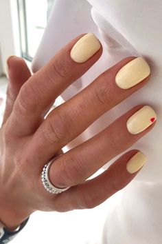 Short Gel Nails, Casual Nails, Classy Acrylic Nails, Cute Summer Nails, Oval Nails, Yellow Nails