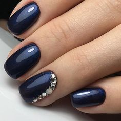 Navy Blue with a glimmer of shimmer and rhinestone encrusted accent nail. Blue Wedding Nails, Navy Nails, Nagellack Trends, Blue Nail, Prom Nails, Fall Nail Designs