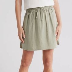 Adorable Green Madewell Curved Hem Linen-Blend Mini Skirt !!! Tagged A Size Xxs Brand New With Tags! Love This So Much So Cute!! Please Feel Free To Ask Any Questions Green Cotton Mini Skort, Green Flowy Cotton Mini Skirt, Casual Green Non-stretch Mini Skirt, Mid-rise Cotton Mini Skirt In Light Wash, Green Mini-length Cotton Skort, Madewell Skirt, Hem Skirt, Linen Skirt, Drawstring Waist