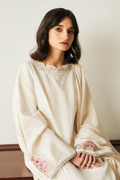 Pakistani Casual Wear, Long Kameez, Zara Shahjahan, Pakistani Lawn Suits, Pakistani Dresses Casual, Simple Pakistani Dresses, Boutique Dress Designs, Silk Suit, Embroidery Designs Fashion