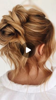 Hairstyles For Long Hair For Going Out, Up Do’s, Simple Hair Up Styles, Easy Everyday Updos, Updo Medium Hair, Going Out Hairstyles Night, Painted Hair Balayage, Messy Buns For Medium Hair, Formal Updo Hairstyles